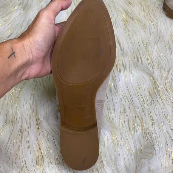 Nine West - Light Grey Suede Bootie Size 7.5 - Picture 8 of 14